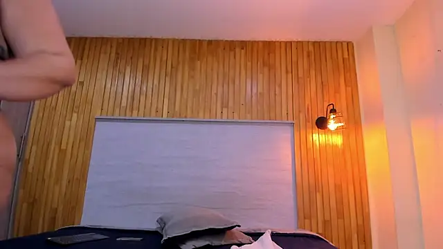 Snapshot of amelialeen7 chatting on 01-29-25, 04:30 amelialeen7 online show from 01-29-25, 04:30