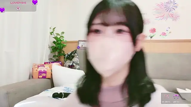 Snapshot of Conatsu chatting on 10-29-25, 04:37 Conatsu online show from 10-29-25, 04:37