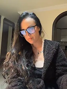 Snapshot of AndreaValencia chatting on 07-14-26, 02:05 AndreaValencia online show from 07-14-26, 02:05