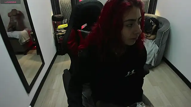 selene red  online show from 03-06-25, 12:41