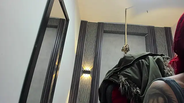 Snapshot of selene_red_ chatting on 06-19-26, 02:05 selene red online show from 06-19-26, 02:05