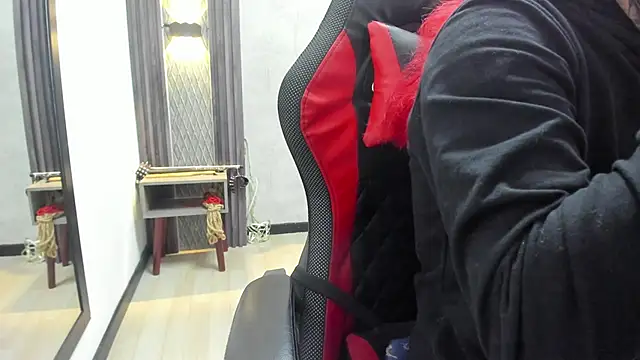Snapshot of selene_red_ chatting on 06-22-26, 12:56 selene red online show from 06-22-26, 12:56