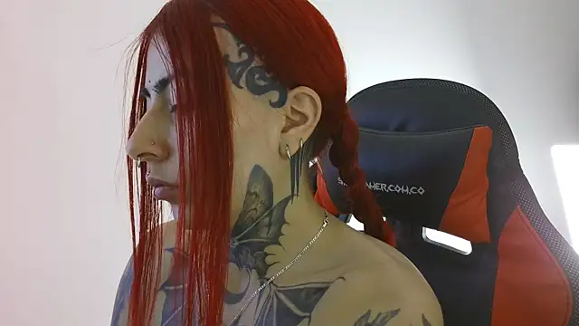 Snapshot of selene_red_ chatting on 07-06-26, 03:03 selene red online show from 07-06-26, 03:03