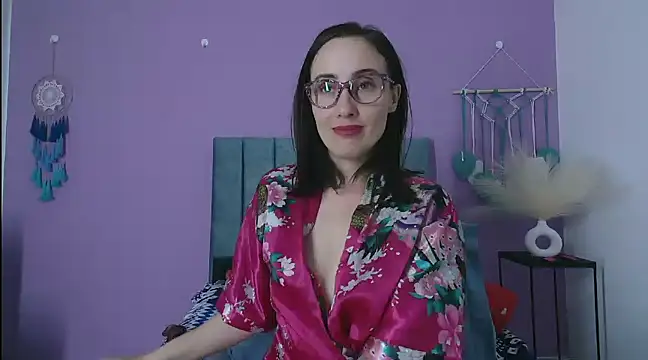 Snapshot of IberianMoonMK chatting on 02-16-25, 02:43 IberianMoonMK online show from 02-16-25, 02:43