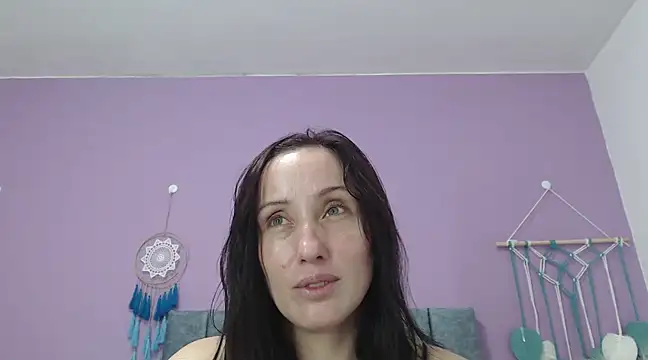 Snapshot of IberianMoonMK chatting on 03-17-25, 05:49 IberianMoonMK online show from 03-17-25, 05:49