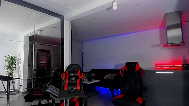 Snapshot of daikokuten_ chatting on 01-21-25, 02:33 daikokuten  online show from 01-21-25, 02:33