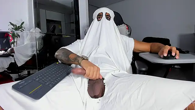 Snapshot of daikokuten_ chatting on 11-01-25, 02:02 daikokuten  online show from 11-01-25, 02:02