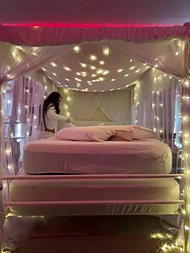 18petitewhitegirl online show from 02-20-25, 09:53