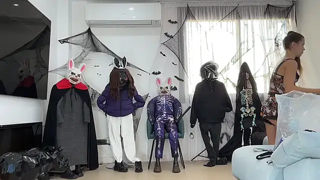 Snapshot of Mika_Miller chatting on 10-31-25, 04:30 Mika Miller online show from 10-31-25, 04:30