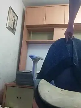 skrigul12 online show from 11-15-25, 04:47