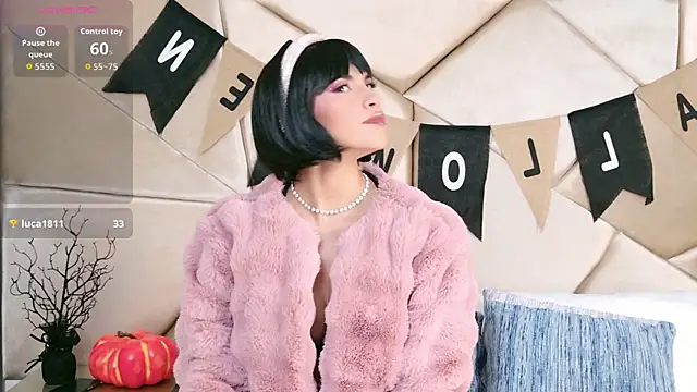 Camille Torres online show from 10-30-25, 01:56