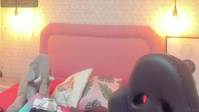 Kittytimberlake online show from 03-13-25, 11:30