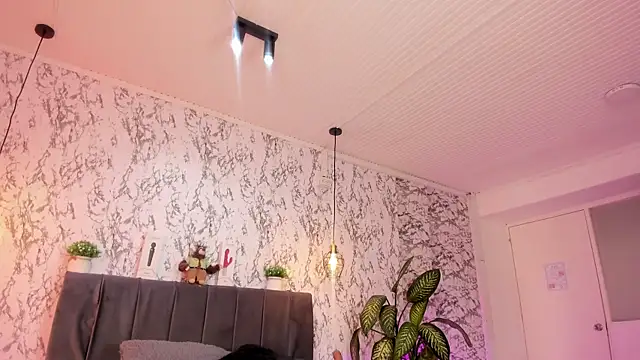 aihnoa split online show from 10-21-25, 12:28