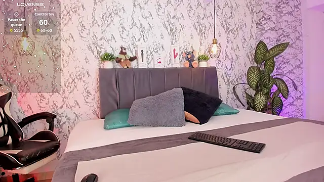 aihnoa split online show from 11-22-25, 01:43