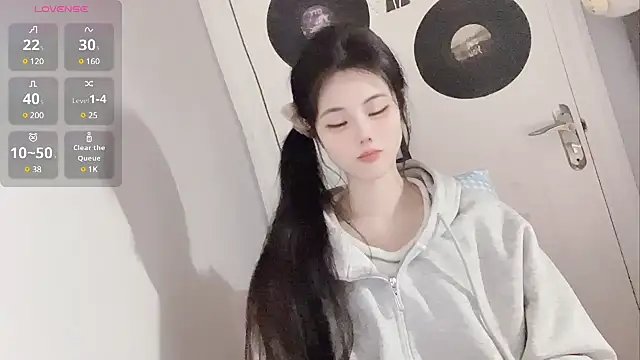 Qedgjwyz1 online show from 02-17-25, 01:53