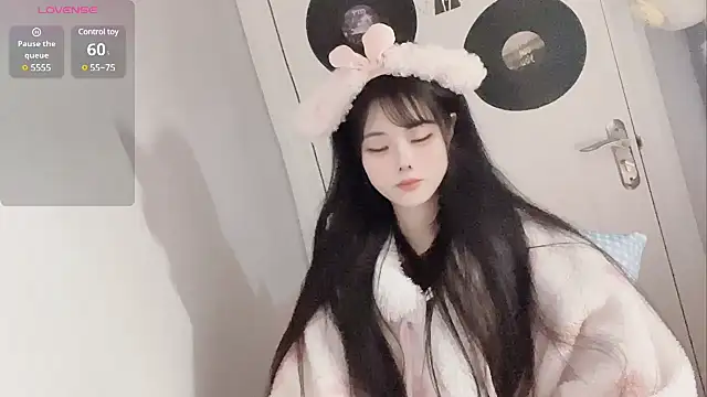 Qedgjwyz1 online show from 02-24-25, 03:33