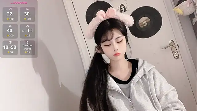 Qedgjwyz1 online show from 03-05-25, 11:49