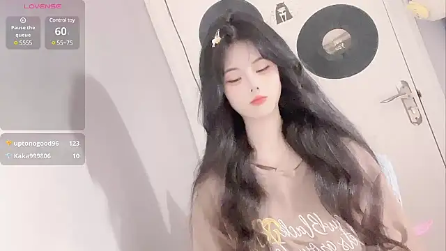 Qedgjwyz1 online show from 03-13-25, 01:54