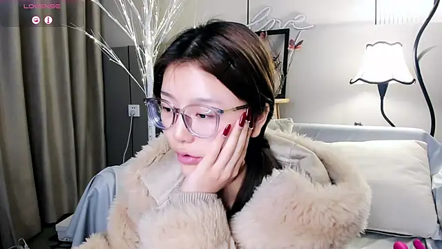 Snapshot of Momoever123456 chatting on 03-08-25, 02:40 Momoever123456 online show from 03-08-25, 02:40