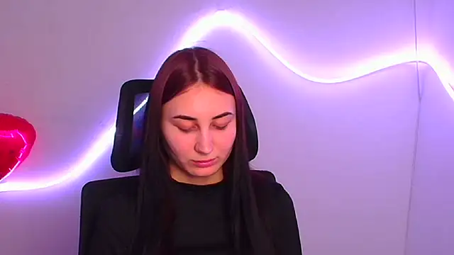 Jennifer Blum online show from 03-03-25, 04:14