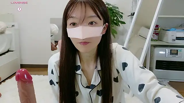 Snapshot of momochan88 chatting on 05-05-26, 12:02 momochan88 online show from 05-05-26, 12:02
