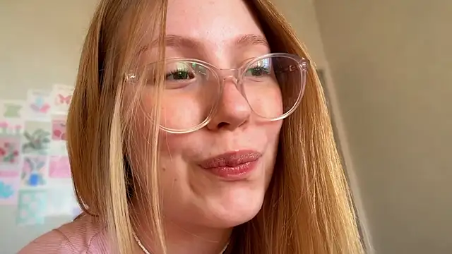 HoneyAudrey online show from 06-10-26, 02:34