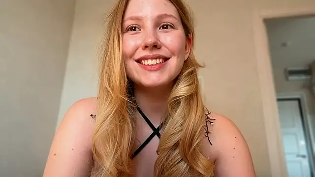 HoneyAudrey online show from 06-17-26, 02:03
