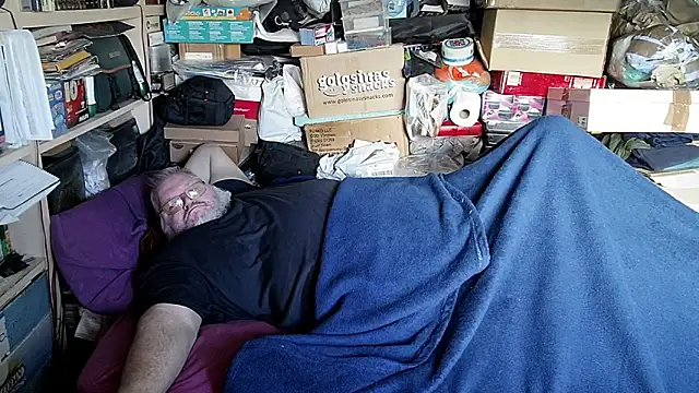 hadeszeuss2 online show from 12-20-25, 02:57