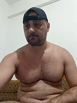 Snapshot of Mirkoxxx@xh chatting on 06-24-26, 07:13 Mirkoxxxxh online show from 06-24-26, 07:13
