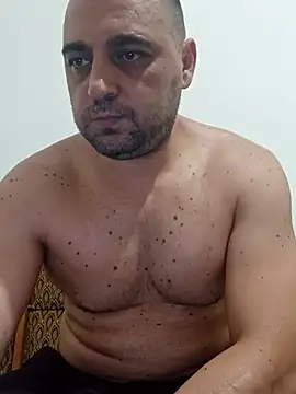 Snapshot of Mirkoxxx@xh chatting on 07-10-26, 06:54 Mirkoxxxxh online show from 07-10-26, 06:54