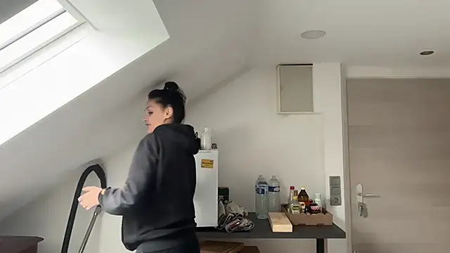 JeSuisUnTapin online show from 10-24-25, 11:06