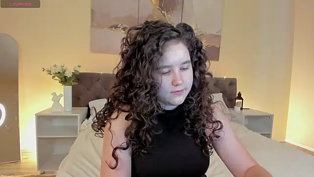 Ariella Sol online show from 05-06-26, 01:03