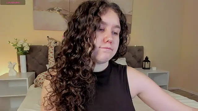 Ariella Sol online show from 06-24-26, 01:15