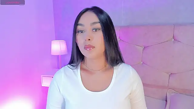 Snapshot of Cameliaa_Smiith chatting on 05-27-26, 03:58 Cameliaa Smiith online show from 05-27-26, 03:58