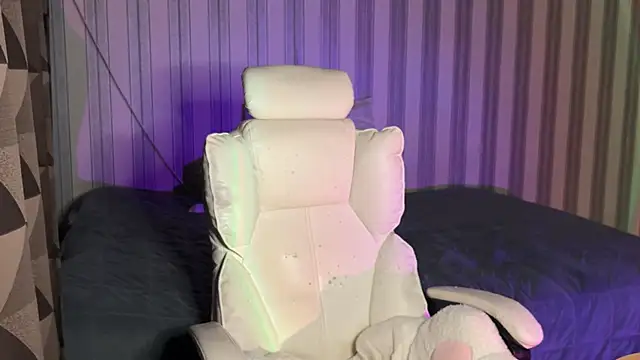 Snapshot of mayvi_cold chatting on 11-02-25, 06:10 mayvi cold online show from 11-02-25, 06:10