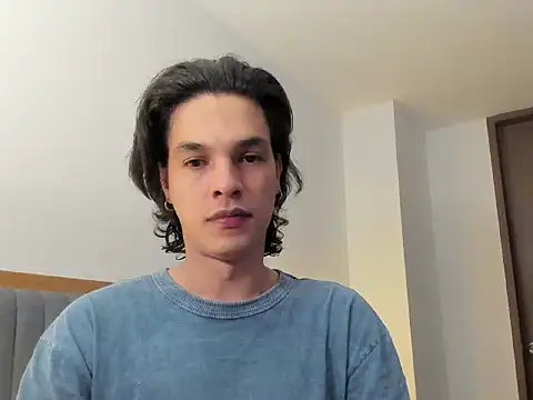 uglycoyote18 online show from 04-26-26, 10:35