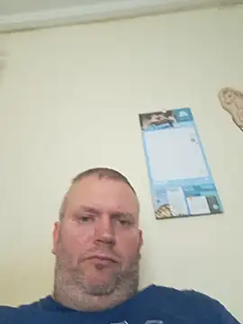 Snapshot of ShyBoy1982 chatting on 02-20-25, 01:40 ShyBoy1982 online show from 02-20-25, 01:40