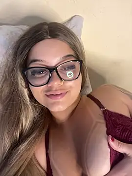 Snapshot of Lolacavalona chatting on 12-16-24, 05:17 Lolacavalona online show from 12-16-24, 05:17