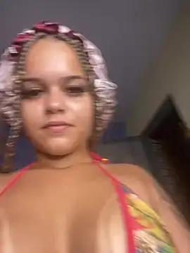 Snapshot of Lolacavalona chatting on 01-27-25, 07:14 Lolacavalona online show from 01-27-25, 07:14