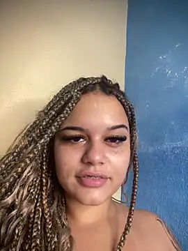 Snapshot of Lolacavalona chatting on 03-17-25, 02:45 Lolacavalona online show from 03-17-25, 02:45