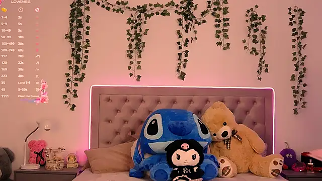 Snapshot of LaylaBrown chatting on 02-08-25, 11:02 LaylaBrown online show from 02-08-25, 11:02