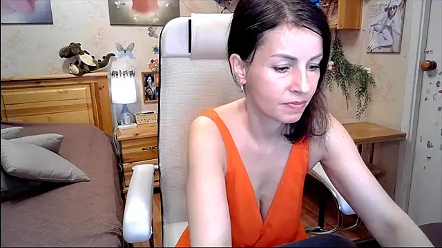 Kendra Mom online show from 05-18-26, 10:10