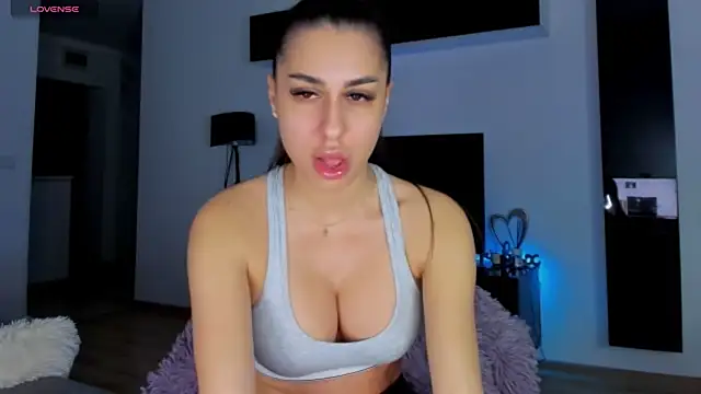 Snapshot of K_chic chatting on 02-07-25, 04:27 K chic online show from 02-07-25, 04:27