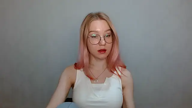 Snapshot of cindi_hot chatting on 12-11-24, 11:08 cindi hot online show from 12-11-24, 11:08