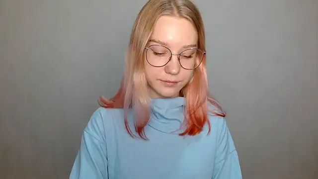 Snapshot of cindi_hot chatting on 12-20-24, 01:00 cindi hot online show from 12-20-24, 01:00