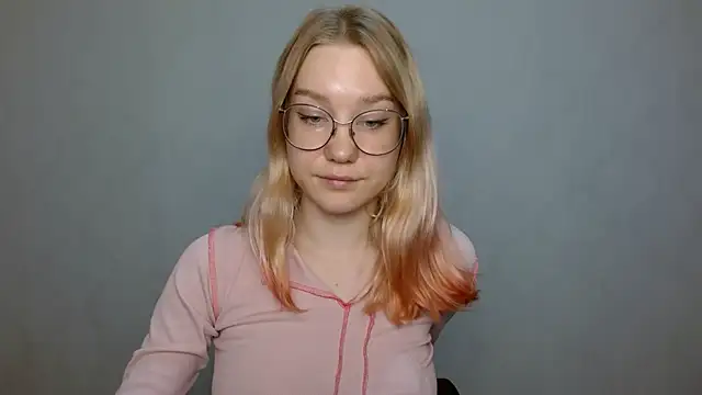 Snapshot of cindi_hot chatting on 01-12-25, 12:44 cindi hot online show from 01-12-25, 12:44