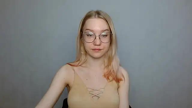 Snapshot of cindi_hot chatting on 01-23-25, 09:39 cindi hot online show from 01-23-25, 09:39