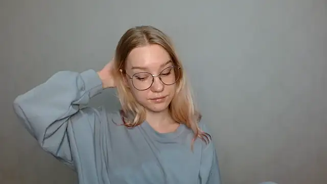 Snapshot of cindi_hot chatting on 01-31-25, 12:18 cindi hot online show from 01-31-25, 12:18