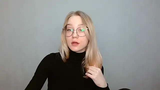 Snapshot of cindi_hot chatting on 02-03-25, 01:08 cindi hot online show from 02-03-25, 01:08