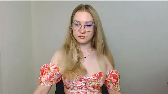 Snapshot of cindi_hot chatting on 07-07-26, 10:19 cindi hot online show from 07-07-26, 10:19